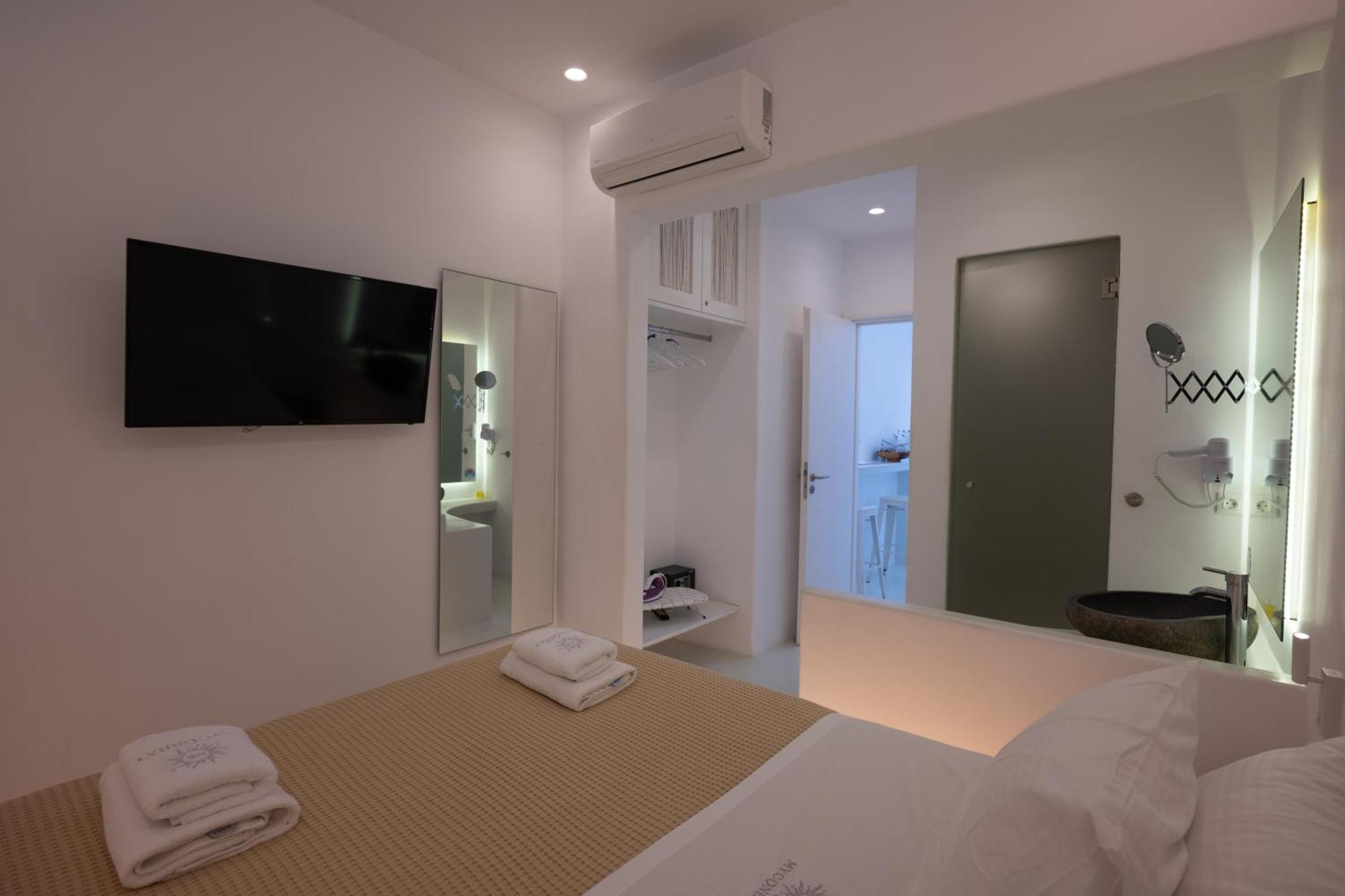 Hyades - Downtown Suites, *